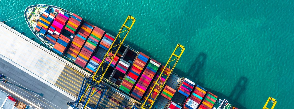 Container port 450